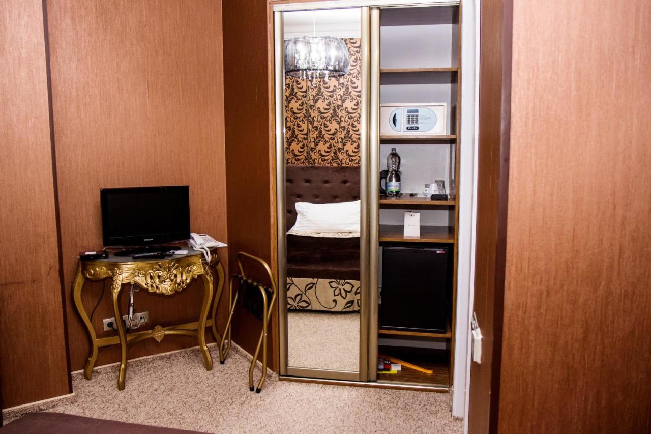Boutique Spa Casino Hotel Lybid Plaza Khmelʼnytsʼkyy Exterior foto